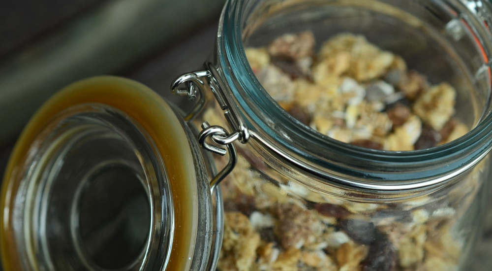 mason-jar-750113_1280_Imagen de congerdesign en Pixabay